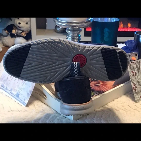 UGG Hyperweave Knit/Suede Derby